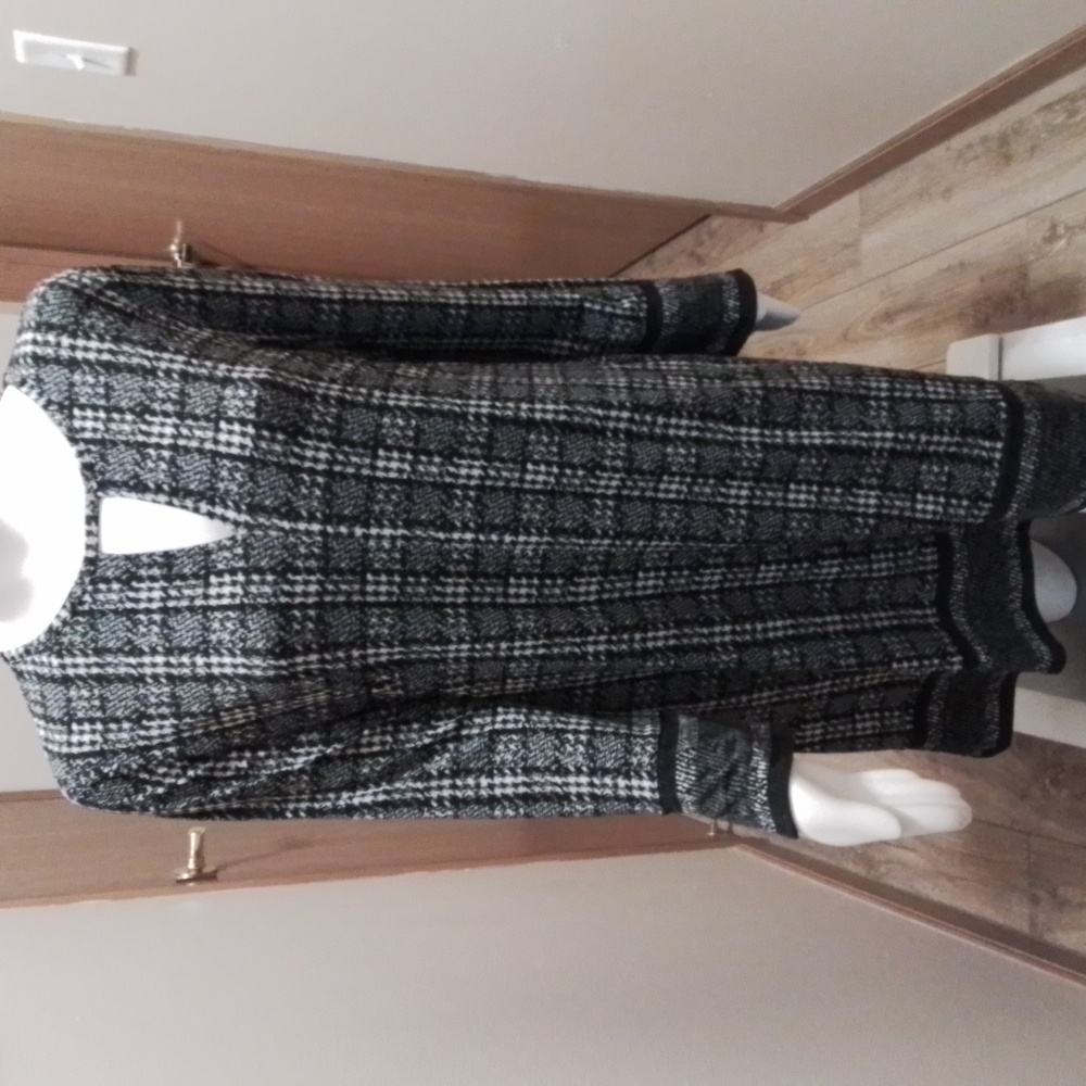 New! Michael Kors dress, black and white, long sleeves, size XL.